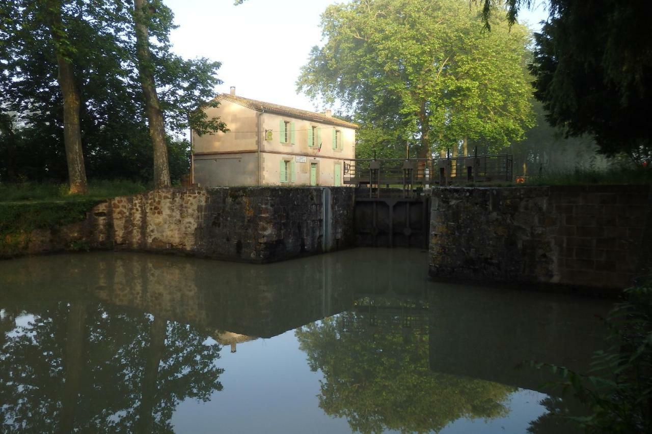 La Bonne Planque - Maison Eclusiere De La Domergue Canal Du Midi Mas-Saintes-Puelles Exterior photo